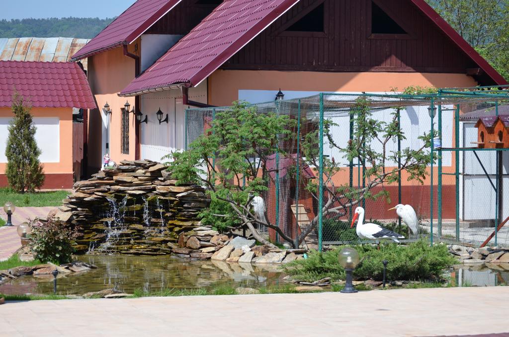 Casa Alba Hotel รึมนิคูวัลเจีย ภายนอก รูปภาพ